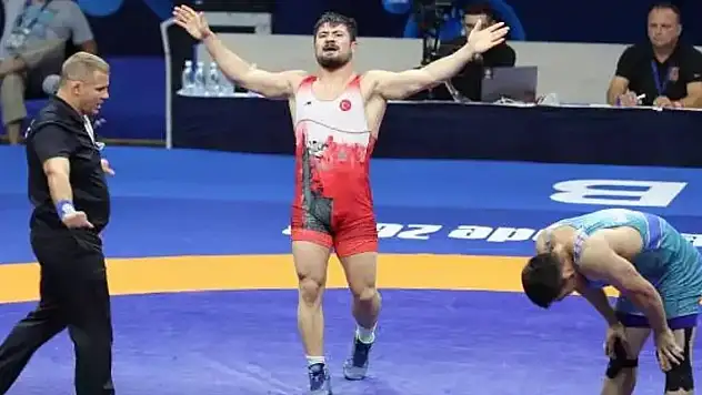 Ali Cengiz finale yükseldi!