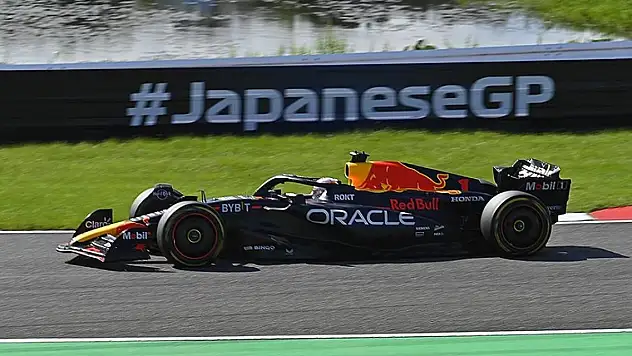 F1 Japonya da  Verstappen kazandı