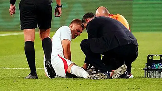 Kazımcan Karataş'ın sol diz iç yan bağlarında esneme tespit edildi