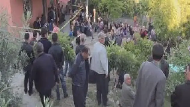 3 çocuk annesi bilezikleri yüzünden öldürüldü