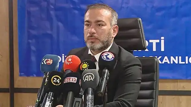 AK Parti il Başkanı istifa etti