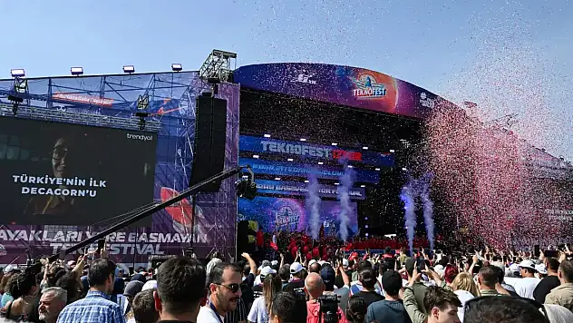 Selçuk Bayraktar'dan Elon Musk cevabı: TEKNOFEST onun için de bir ilk olacak!