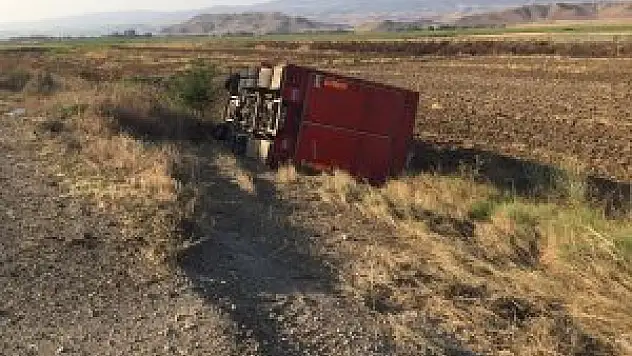 Yozgat'ta tır devrildi: 1 yaralı