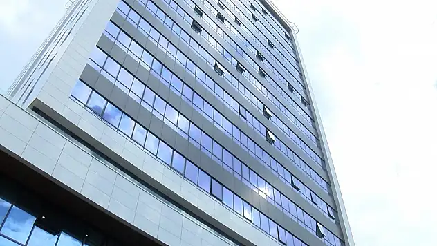 Not bırakıp 11. kattan atladı!