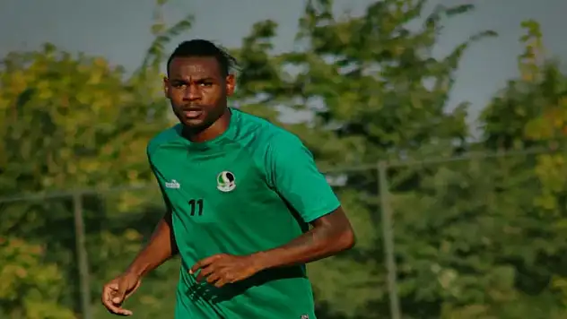 Fransız futbolcu Rashad Muhammed trafik kazası geçirdi