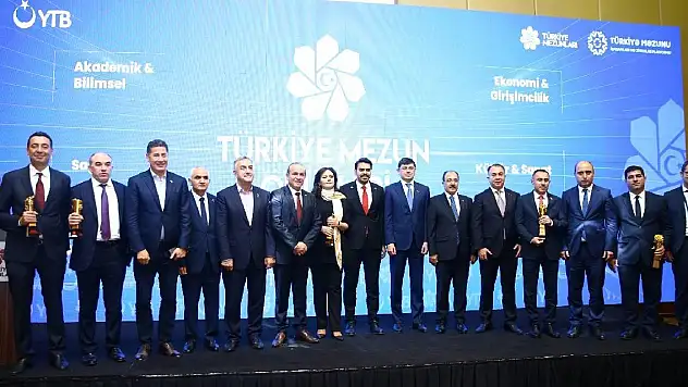 Dünyanın farklı ülkelerinden Türkiye mezunları Bakü'de buluştu