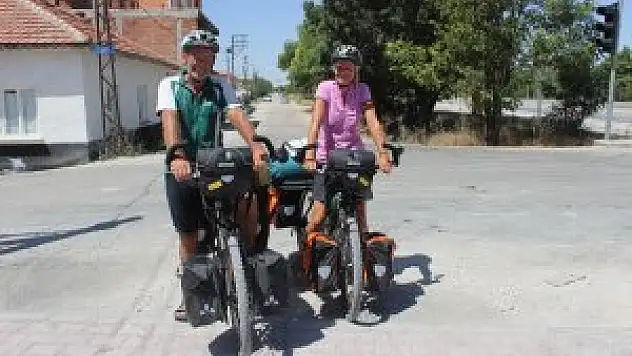 Bisikletle dünya turna çıkan Alman çift Karapınar'da