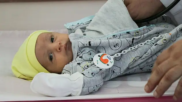 Depreme anne karnında yakalanan bebek adını babasından aldı