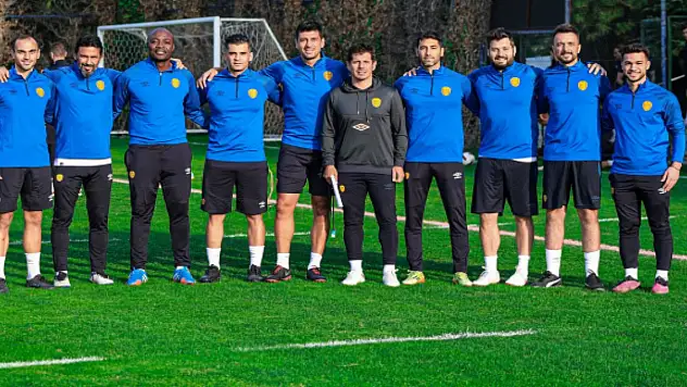 Emre Belözoğlu'nun ekibi açıklandı