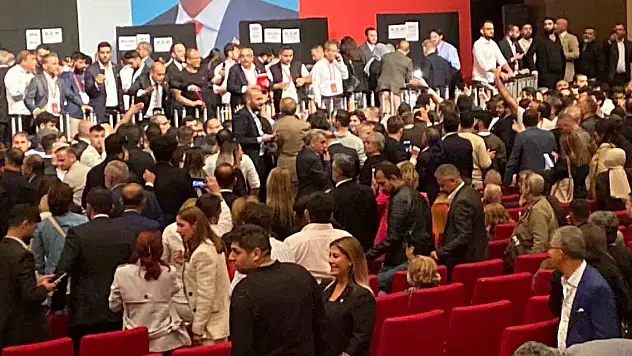 CHP'nin yeni İstanbul İl Başkanı Özgür Çelik oldu