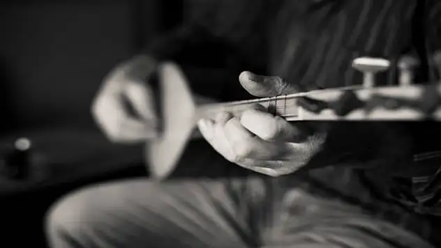 Dillerden düşmeyen türkü! Hikayesi yürek burkuyor