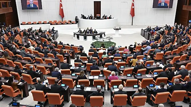 Lübnan tezkeresi Meclis'ten geçti