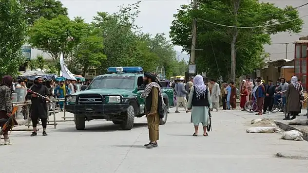 Afganistan'da camide saldırı: Ölü ve yaralılar var