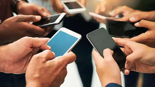 Dünyada kaç insan akıllı telefon kullanıyor?