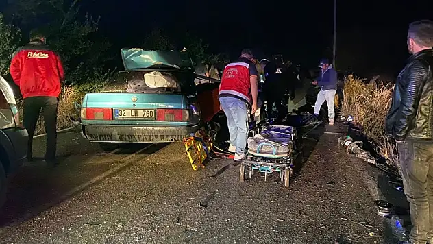 Köy yolunda feci kaza, otomobille kamyonet çarpıştı: 3 kişi öldü