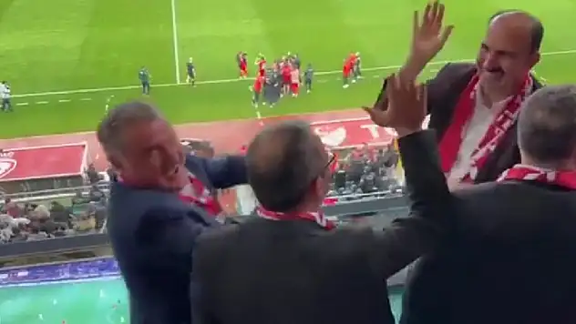 Konya'da Bakan Bak ve Kasapoğlu'nun unutulmaz sevinci