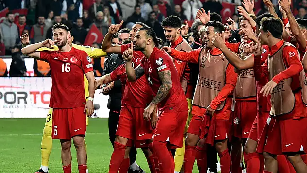 Abdülkerim maç sonu 3'lü çektirdi!