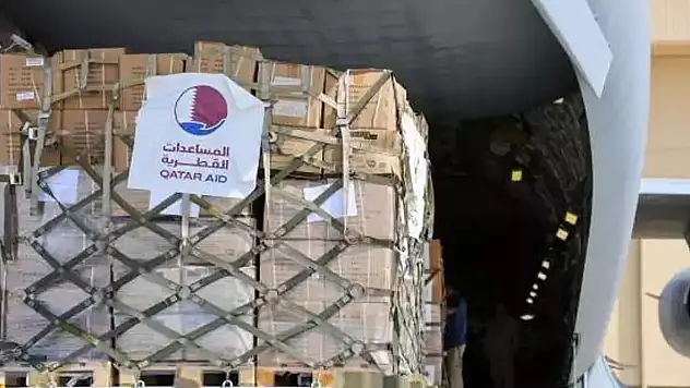 Katar, Gazze Şeridi için insani yardım taşıyan uçak yolladı