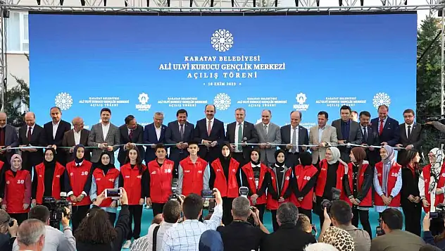Gençlik ve Spor Bakanı Bak, Karatay Ali Ulvi Kurucu Gençlik Merkezi'nin açılışına katıldı