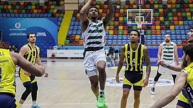 Konyaspor Fenerbahçe'yi devirdi!