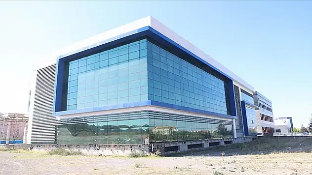 O binada geleceğin bilim insanları yetiştirilecek