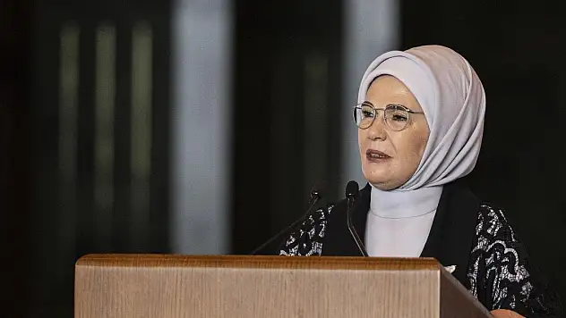 Emine Erdoğan'dan Filistinli çocuklara yardım eli