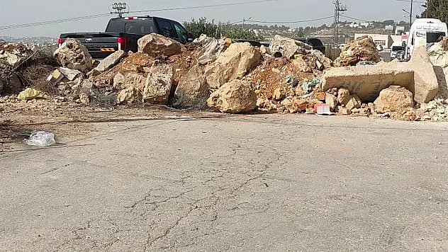 İsrail, Kudüs'e giden birçok yolu kapattı