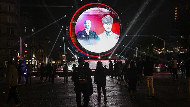 İletişim Başkanlığının, Cumhuriyetin 100. yılına özel etkinlikleri vatandaşlarla buluşuyor