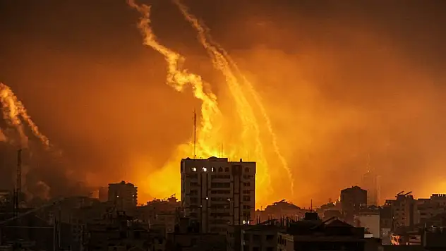 İsrail ordusu gece boyunca Gazze'yi bombardımana tuttu