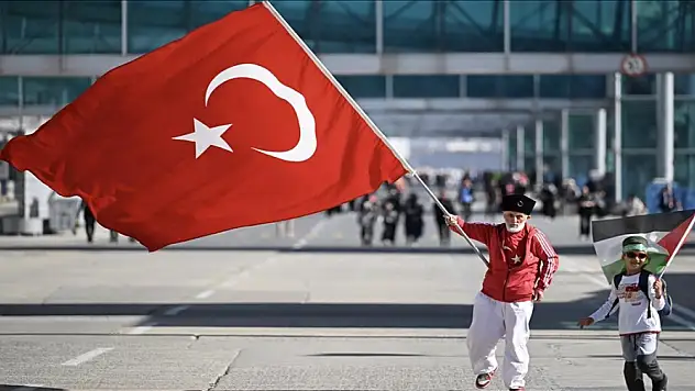 AK Parti'nin 'Büyük Filistin Mitingi' başladı