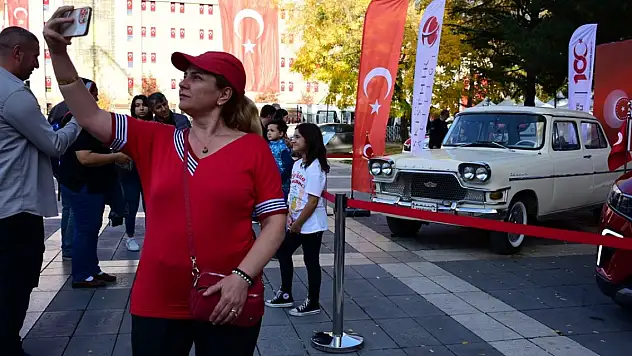 Devrim ve Togg yan yana sergilendi