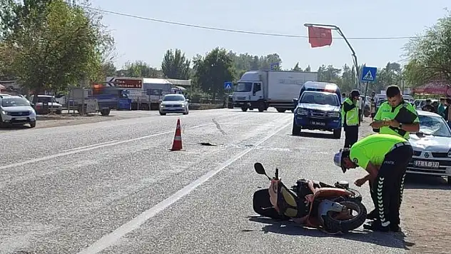 Otomobille çarpışan motosikletin sürücüsü öldü