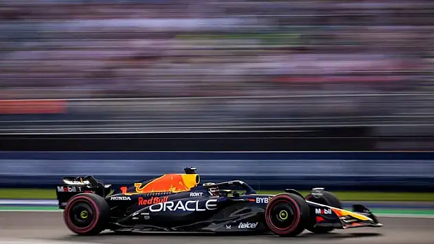 Verstappen Meksika'da kazandı!
