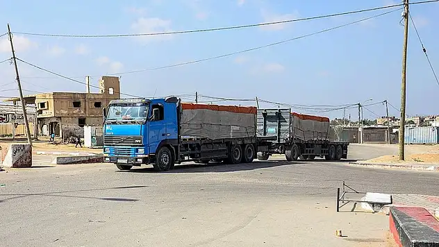 Gazze Şeridi'ne insani yardım taşıyan 102 tır daha ulaştı