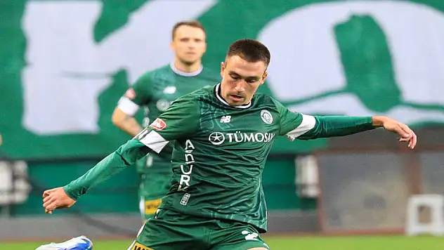 Konyaspor'da Rak formaya göz kırptı!