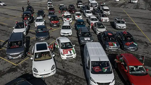 İHH'nın 'Filistin İçin Özgürlük Konvoyu' İncirlik Üssü'ne gitmek için İstanbul'dan yola çıktı