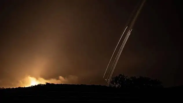 Katil İsrail sivillerin sığındığı okulu vurdu: Çok sayıda ölü ve yaralı var