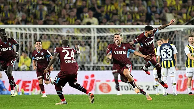 Dev maçta Trabzonspor, Fenerbahçe'yi yıktı