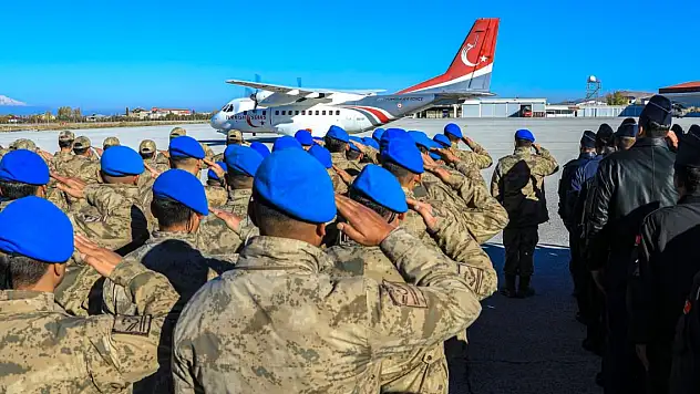 Şehit sözleşmeli er için Van'da uğurlama töreni