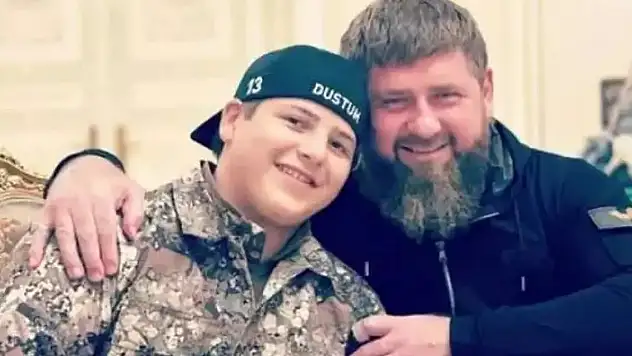 15 yaşındaki oğlunu koruması olarak atadı