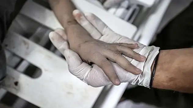 Gazze'de öldürülenlerin sayısı 10 bini geçti