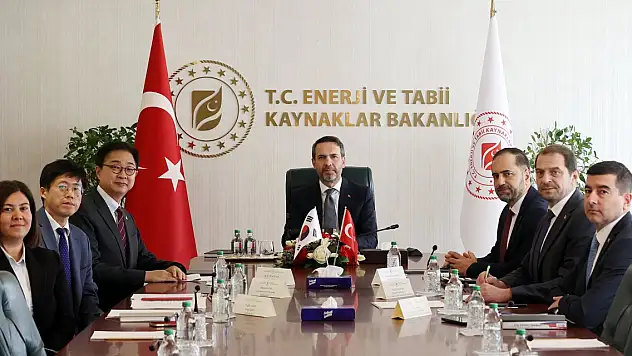 Bakan Bayraktar, Kore Cumhuriyeti Ankara Büyükelçisi Lee'yi kabul etti