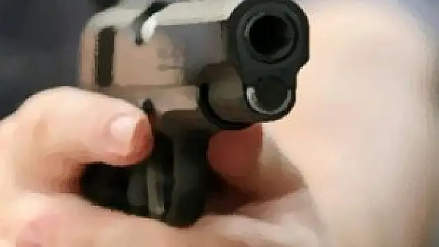 Kardeşlerine kurşun yağdırdı: 2 ölü