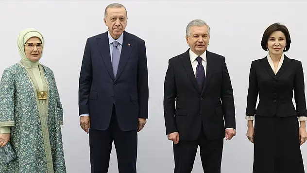 Cumhurbaşkanı Erdoğan ve Mirziyoyev'den aile fotoğrafı