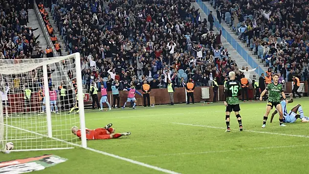 Trabzonspor-Konyaspor, Gol viral oldu!