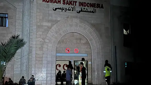 İsrail Gazze'deki hastaneleri hedef alıyor