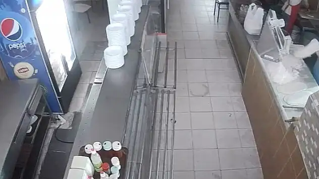 Lokantanın içine yıldırım düştü