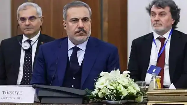 Hakan Fidan duyurdu: Elçiliklere vize notası!