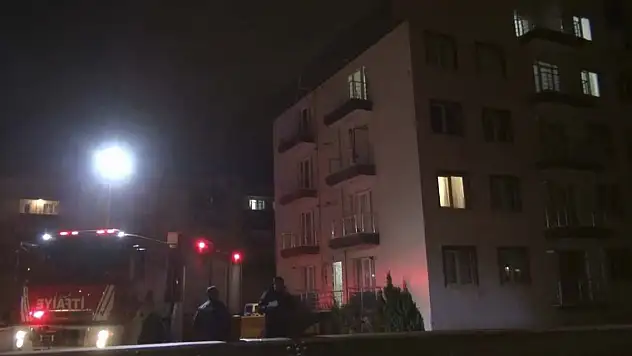 Kırıkkale'de 4 katlı apartmanda yangın endişe yarattı