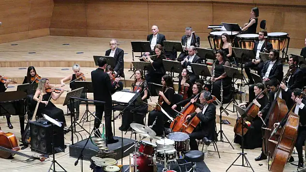 Türkiye'nin 100'üncü yılı için hazırlanan eser, Ankara'da seslendirildi